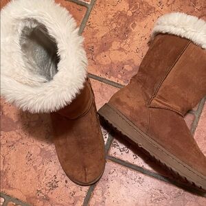 Cozy Chestnut Suede Winter Boots with Faux Fur Trim